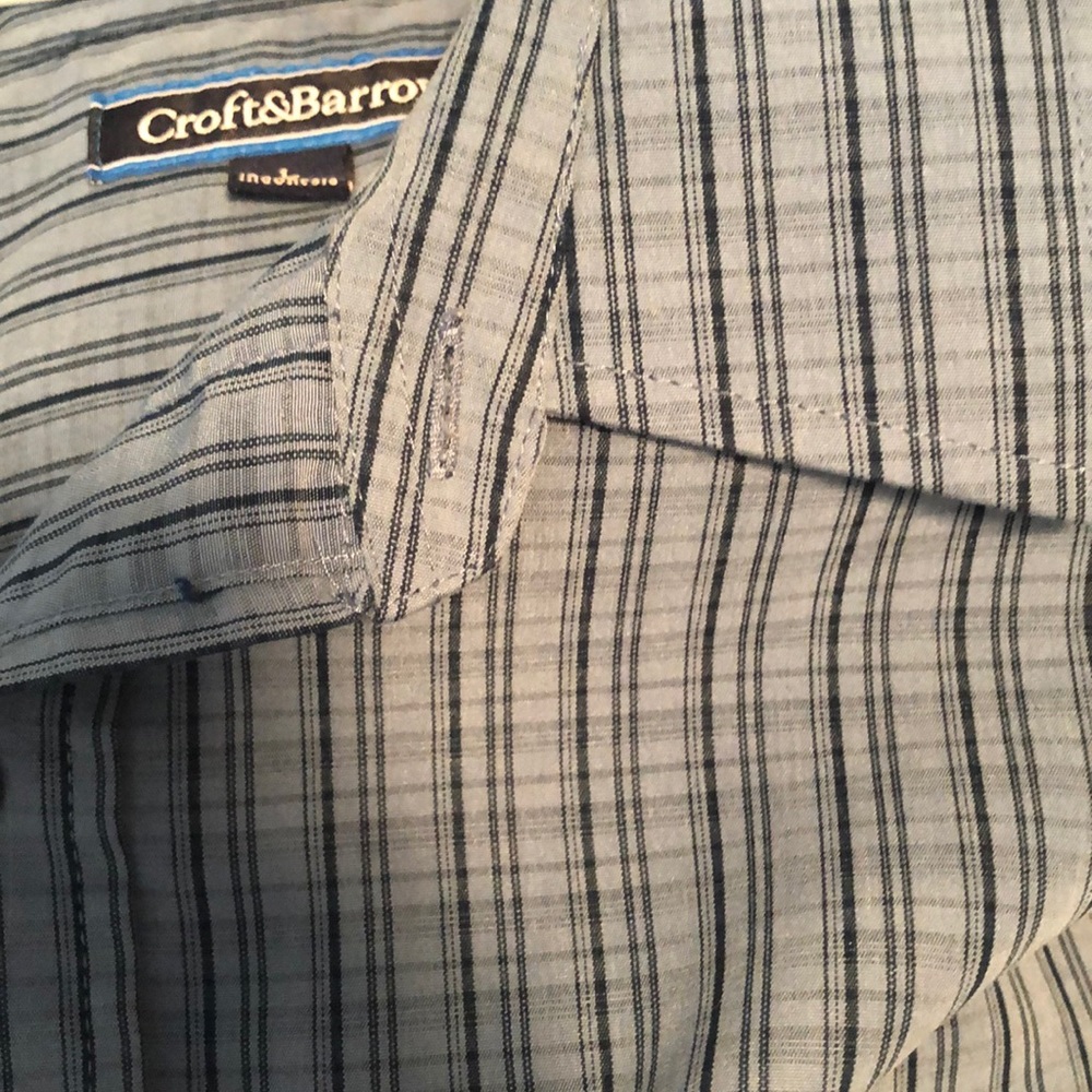 Button Down Like New - image 4